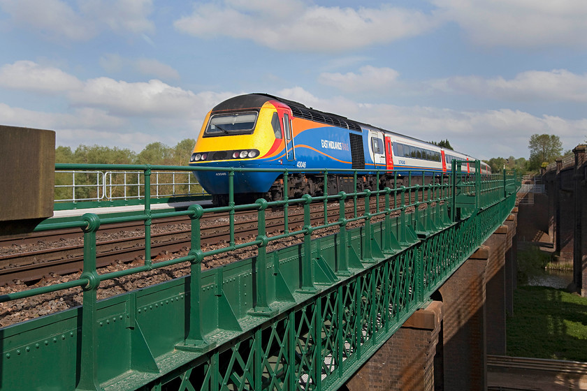 43046, EM 09.15 London St. Pancras-Nottingham (1D17, 7L), Sharnbrook Viaduct 
 43046 brings up the rear of the 09.15 from London st. Pancras to Nottingham. It is seen crossing Sharnbrook Viaduct in Bedfordshire. 43046 was a slightly later Western Region power car built in 1977 that was part of set 253023. Despite appearances, I was not trespassing taking this picture, I was standing on the top of a pretty steep grass bank that rises up from flat land below the viaduct. 
 Keywords: 43046 1D17 Sharnbrook Viaduct