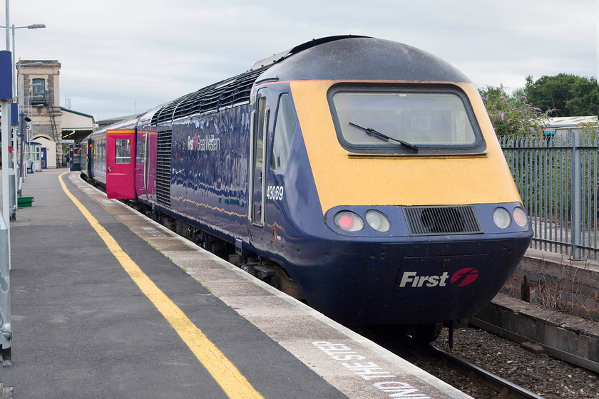 43069, GW 19.55 Exeter St. David's-London Paddington (1A96, 2L), Exeter St. David's station 
 The evening 19.55 Exeter to Paddington HST is being prepared at platform for its journey to London. 43069 was a first generation Eastern Region delivery in 1978 as part of set 254007. In past times this scene was dominated by a large parcels depot and covered line to the right. This is set to change again soon as plans have been submitted to construct a large DMU maintenance facility on this piece of land. 
 Keywords: 43069 1A96 Exeter St. Davids station