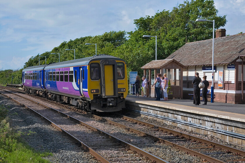 156483, NT 15.12 Carlisle-Preston, Ravenglass station 
 156483 arrives at Ravenglass station working Northern's 15.12 Carlisle to Preston service. The station can be pretty busy at Ravenglass conveying tourists to and from the adjacent Ravenglass & Eskdale Railway. 
 Keywords: 156483 15.12 Carlisle-Preston Ravenglass station Northern