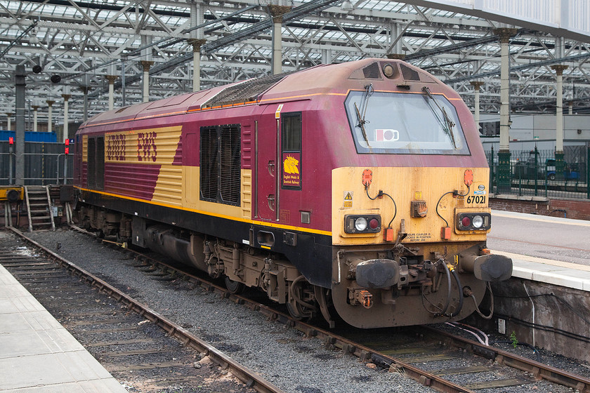 67021, stabled Thunderbird, Edinburgh Waverley station 
 The second stabled Thunderbird stands at Edinburgh Waverley ready to perform a rescue in the event of a train failure. 
 Keywords: 67021 Edinburgh Waverley station