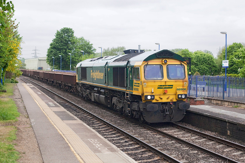 66956, 13.50 Oxford-Westbury (6Y40), Culham station 
 The 13.50 Oxford to Westbury engineers' train passes Culham station lead by 66956. Notice the rust stains under the windscreen of the 66, this appears to be a problem on the 66s of a certain vintage and one that no doubt needs addressing when they (if?) ever receive overhauls. 
 Keywords: 66956 13.50 Oxford-Westbury 6Y40 Culham station