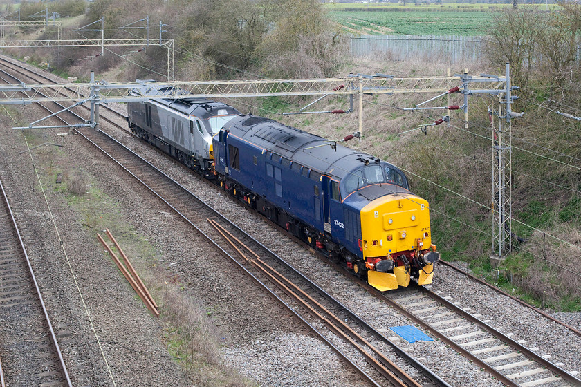 37422 & 68012, 06.50 Crewe Gresty Bridge-Wembley LEs, Victoria bridge 
 37422 and 68012 form the 06.50 Crewe Gresty Bridge to Wembley light engine move. Unfortunately, I did not quite position the locomotives quite right with the rear end of the brand new Chiltern liveried class 68 hidden by the stanchion. 
 Keywords: 37422 68012 06.50 Crewe Gresty Bridge-Wembley Victoria bridge