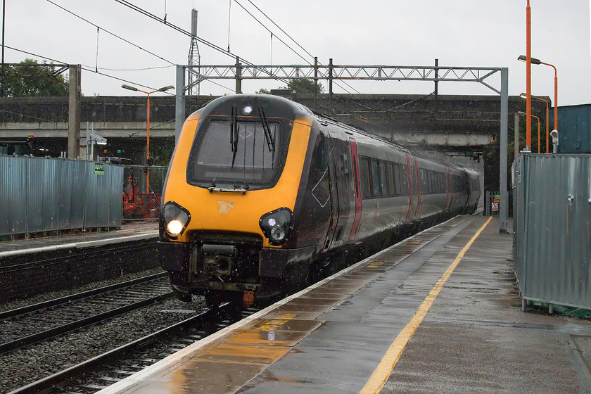 220016, XC 06.30 Bournemouth-Manchester Piccadilly (1M26, 1L), Stechford station 
 In pouring rain at Stechford station, 220016 creates a lot of spray as it passes at speed with the 06.30 Bournemouth to Manchester Piccadilly. Stechford station was undergoing some significant improvements with a lot of building work taking place. The workers did not look particularly happy in such foul conditions, and, who can blame them! 
 Keywords: 220016 06.30 Bournemouth-Manchester Piccadilly (1M26, 1L), Stechford station