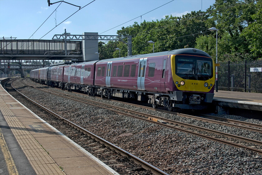 360115 & 360116, EM 09.45 London St. Pancras-Corby (1Y17, RT), Bedford station 
 A pair of EMR Desiros stand at Bedford station's platform four. Consecutively numbered 360115 and 360116 are working the 1Y17 09.45 St. Pancras to Corby service. 
 Keywords: 360115 360116 09.45 London St. Pancras-Corby 1Y17 Bedford station EMR East Midlands Railway Desiro