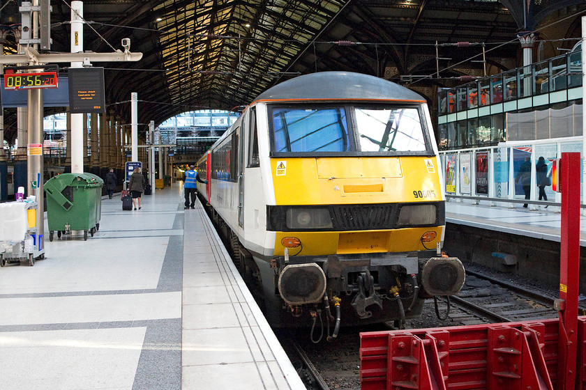 90005, 09.00 London Liverpool Street-Norwich (1P14), London Liverpool Street station 
 Having taken to the tube from Euston to Liverpool Street, this was my train for the second part of the journey to Great Bentley. 90005 'Vice-Admiral Lord Nelson ' stands on the blocks waiting to work the 09.00 to Norwich. I took this train as far as Colchester, a journey that was delayed en-route causing me to miss my connection. 
 Keywords: 90005 09.00 London Liverpool Street-Norwich 1P14 London Liverpool Street station