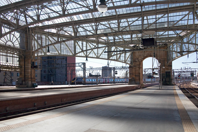 Class 220, XC 11.00 Glasgow Central-Penzance (1V62), Glasgow Central station 
 The CrossCountry 1V62 leaves Glasgow Central embarking on its epic 593 mile journey as the 11.00 to Penzance. I am not at all sure that I would want a ticket on this train, a class 220 all the way to Penzance would not be a pleasurable experience! 
 Keywords: Class 220 11.00 Glasgow Central-Penzance 1V62 Glasgow Central station