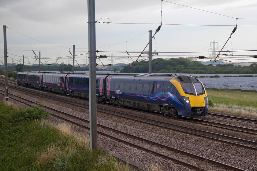 180109, HT 06.00 Beverley-London Kings Cross (1A91, 1L), Sandy TL176510 
 180109 forms the 06.00 Beverley to King's Cross past New Zealand bridge just north of Sandy. Whilst I'm not a particular fan of these units, as a west country lad, I appreciate their hydraulic transmission! They are coming up for twenty years old now and have had a somewhat chequered history, one wonders what the next twenty years hold for them? 
 Keywords: 180109 1A91 Sandy TL176510