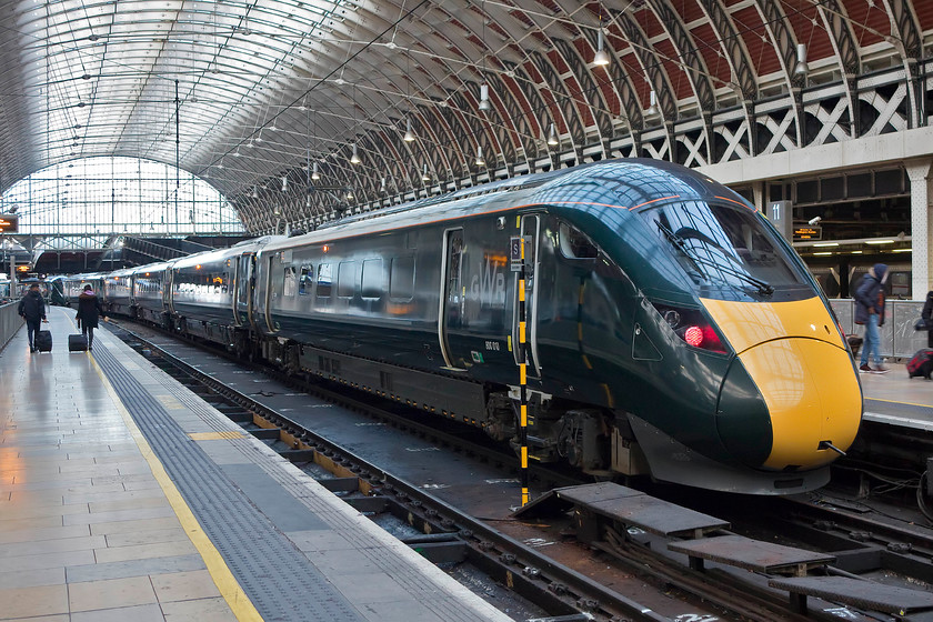 800010 & 800023, GW 09.29 Swansea-London Paddington (1L48, 4L), London Paddington station 
 The 09.29 Swansea to Paddington has just arrived in the capital formed by 800010 'Michael Bond/Paddington Bear' and 800023. This was my first view and image of a class 800 in actual revenue earning service. 
 Keywords: 800010 800023 09.29 Swansea-London Paddington 1L48 London Paddington station