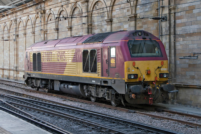 67007, stabled, Edinburgh Waverley station 
 67007 sits stabled at Edinburgh Waverley station. Constructed in Spain by Alstom at their Meinfesa plant, 67007 entered service during early 2000 but work has always proved limited due to loss of the Royal Mail work that they were ostensibly designed and built for. 
 Keywords: 67007 Edinburgh Waverley station