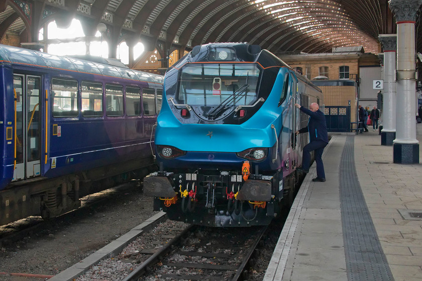 68020, 09.00 Scarborough-York light engine (0B61), York station 
 The driver has just shut 68020 'Reliance' down after terminating at York's platform two. It has just completed a light engine run as 0B61, the 09.00 from Scarborough. This run will have been in connection with the troubled introduction of TransPennine Express' locomotive-hauled sets. 
 Keywords: 68020 09.00 Scarborough-York light engine 0B61 York station TransPennine Express TPE