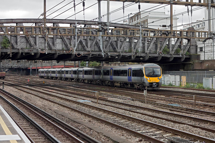 360205, HC 15.03 London Paddington-Heathrow Terminal 5 (2T50, RT), Royal Oak LU station 
 Heathrow Connect 360205 passes Royal Oak LU station forming the 15.03 Paddington to Heathrow Terminal 5. These 360s are part of the highly successful Desiro family built by Siemens and were introduced in 2005. 
 Keywords: 360205 2T50 Royal Oak LU station