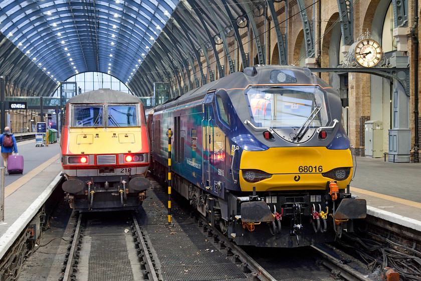 82218, GR 08.03 London King`s Cross-Leeds (1D05) & 68016, 03.44 Crewe-London King`s Cross ECS, London King`s Cross station 
 It's 07.44 at King's Cross and 82218 will soon leave at the rear of the 08.03 to Leeds. Next to it, 68016 'Fearless' has just arrived with the 03.44 ECS working from Crewe. This stock will soon form the The Grassington Dickensian railtour to Skipton. When looking at the design of these two front ends, the DVT looks clean, simple and uncluttered compared with the messy look of the new class 68. 
 Keywords: 82218 08.03 London King`s Cross-Leeds 1D05 68016 03.44 Crewe-London King`s Cross ECS, London King`s Cross station