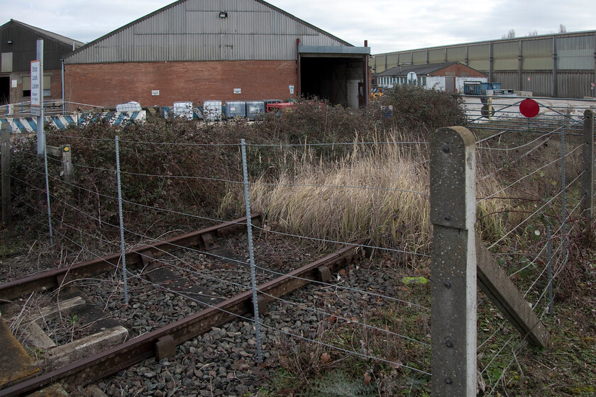 Former rail access, Dowmac, Tallington 
 Whilst the Dowmac concrete works at Tallington still sees trains enter its site this rail link has not seen any traffic for a number of years! The Tallington plant was opened during world war two to make concrete railway sleepers, the first time this ever took place in the world. 
 Keywords: Former rail access Dowmac Tallington