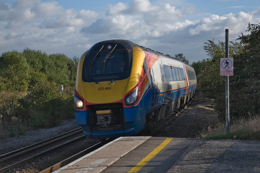 1. 222002, 14.55 London St. Pancras-Sheffield (1F45), Wellingborough station