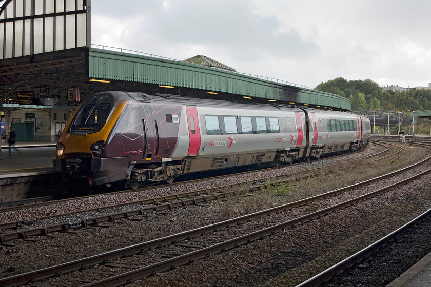 221136, XC 13.00 Bristol Temple Meads-Manchester Piccadilly (1M45), Bristol Temple Meads station 
 221136 waits to leave Bristol Temple Meads forming the 13.00 to Manchester Piccadilly. It is sitting just outside of Temple Meads' grand an imposing train shed. I spent many hours wandering this station in the 1970s collecting hundreds of numbers but then of 'proper' locomotives rather than glorified DMUs! 
 Keywords: 221136 13.00 Bristol Temple Meads-Manchester Piccadilly 1M45 Bristol Temple Meads station