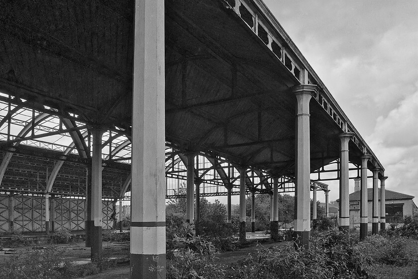 Back of platform 2, Bath Green Park station 
 Despite the perceived size of Bath Green Park station it only had two platforms. There was an opportunity for an additional platform outside of the main building to the northern side at this spot but it was never built. In contemporary photographs, it appears this was used by vehicles to access the platforms for the purposes of loading and unloading of goods 
 Keywords: Back of platform 2 Bath Green Park station