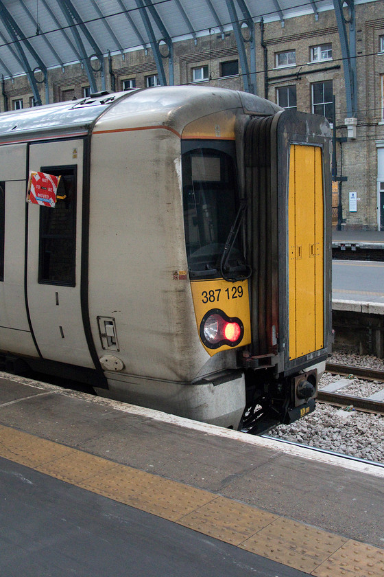 387129, GN 16.11 London King`s Cross-King`s Lyn (1T44, 5L), London King`s Cross station 
 387129 stands at King's Cross whilst being prepared to work the 16.11 King's Cross to King's Lyn service. This is a former Thameslink unit now devoid of a fancy paint scheme but for some Great Northern branding being in plain white rather like many of the ex Virgin Pendolinos. 
 Keywords: 387129 16.11 London King`s Cross-King`s Lyn 1T44 London King`s Cross station