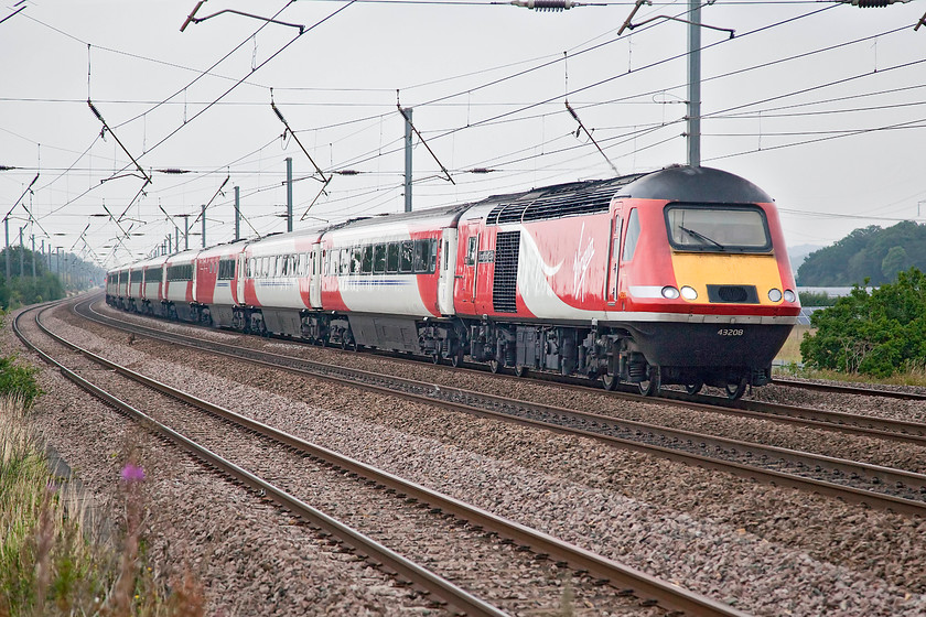 43208, GR 07.30 Edinburgh Waverley-London Kings Cross (1E05, 1L), Sandy TL176510 
 43208 'Lincolnshire Echo' leads the 07.30 Edinburgh Waverley to King's Cross past New Zealand bridge just north of Sandy in Bedfordshire. 43208 as 43018 was a very early Western Region power car as part of set 253009. In a year or so it will all be over for this veteran piece if BR engineering....or will it? 
 Keywords: 43208 1E05 Sandy TL176510