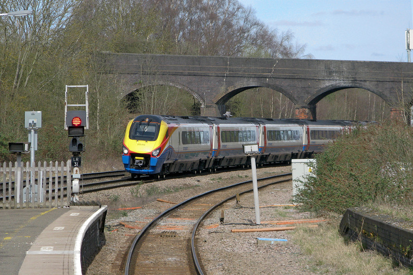 222010, EM 12.16 Corby-London St. Pancras (1P39), Wellingborough station 
 East Midlands Meridian 222010 arrives at Wellingborough entering the station from the north under the impressive Mill Road bridge. We took this service, the 12.16 Corby to St. Pancras, to journey's end. This would not be our chosen route to London but the closure of the WCML in the Watford area for engineering works forced our arm! 
 Keywords: 222010 12.16 Corby-London St. Pancras 1P39 Wellingborough station