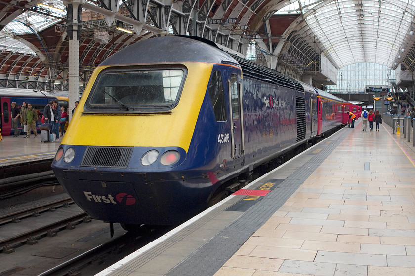 43186, GW 15.06 London Paddington-Plymouth (1C86), London Paddington station 
 The first passengers are joining their train as the stock is prepared to work the 15.06 to Plymouth. 43186 will bring up the rear of the 1C86. 43186 was introduced during the summer of 1982 to work the NE to SW route as part of set 253052. 
 Keywords: 43186 15.06 London Paddington-Plymouth 1C86 London Paddington station