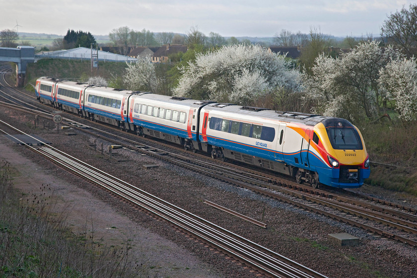 222022, EM 07.01 London St. Pancras-Nottingham (1D07, RT), Sharnbrook Junction Tl002598 
 222022 'Invest In Nottingham' works the 07.01 London St. Pancras to Nottingham past Sharnbrook Junction in Bedfordshire. This Meridian was named in September 2011 in order to mark Invest in Nottingham day. 
 Keywords: 222022 1D07 Sharnbrook Junction Tl002598