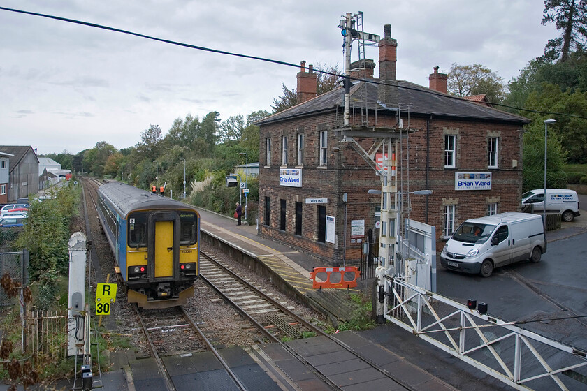 15. 153314, LE 12.17 Great Yarmouth-Norwich, Brundall station