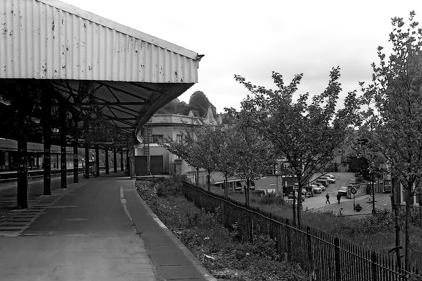 Former up bay platform, Bath Spa station 
 The former up bay platform at Bath Spa was taken out of use in 1967, just twelve years prior to this picture was taken. I am not sure what trains used the bay platform, possibly locals to Chippenham and Swindon or some along the Avon Valley towards Westbury. If anybody has any information on its past use, it would be appreciated. 
 Keywords: Former up bay platform Bath Spa station