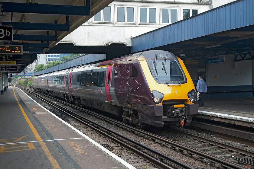 220027, XC 12.27 Manchester Piccadilly-Bournmouth (1018, 4L), Southampton Central station 
 Cross Country's 22027 pauses at Southampton Central working the 12.27 Manchester Piccadilly to Bournemouth. Central station was opened in 1895 as West. After reorganisation it was enlarged and renamed Central in 1935 to become plain Southampton under BR in 1967. Finally, in the early privatisation era it reverted back to Central in 1994. 
 Keywords: 220027 1018 Southampton Central station