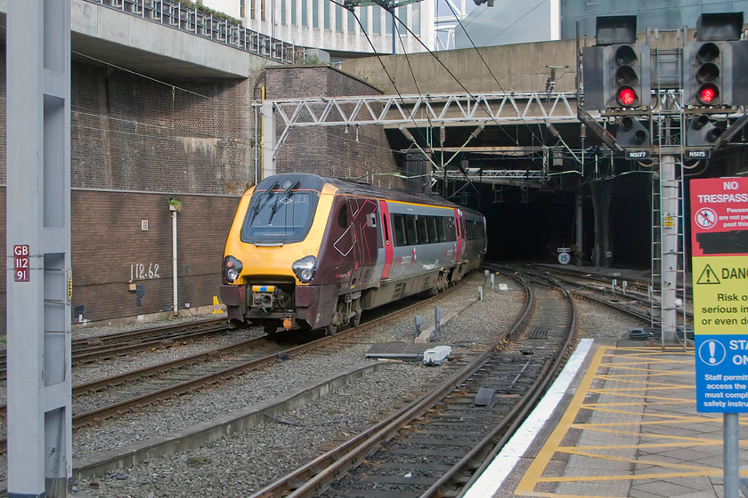 220029, XC 14.27 Manchester Piccadilly-Bournemouth (1O22), Birmingham New Street station 
 A scene that typifies Birmingham New Street as 220029 leaves the station heading into one its many tunnels. The Voyager is working the CrossCountry 14.27 Manchester Piccadilly to Bournemouth service. 
 Keywords: 220029 14.27 Manchester Piccadilly-Bournemouth 1O22 Birmingham New Street station