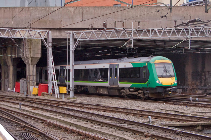 170511, LM 15.50 Tyseley-Birmingham New Street ECS (5H70), Birmingham New Street station 
 Wearing its London Midland City branding, 170511 emerges from New Street South tunnel into the station with the 15.50 5H70 ECS move from Tyseley. 
 Keywords: 170511 15.50 Tyseley-Birmingham New Street ECS 5H70 Birmingham New Street station