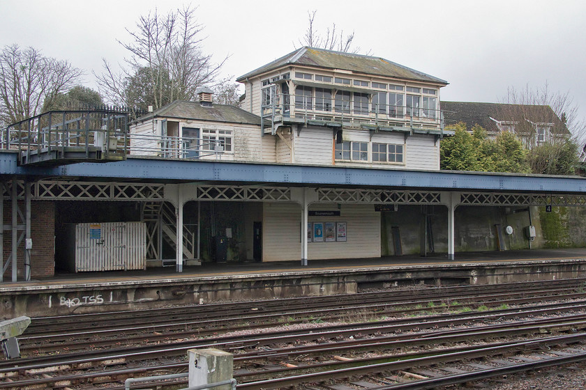 Bournemouth signal box (SR, 1928) 
 The grand Bournemouth Central signal box still stands high above Platform 4 at the western end of the station. It is a Southern Railway type 11C structure opened in 1928. It no longer serves any signalling function but appears to be well-maintained despite it not being a listed structure. 
 Keywords: Bournemouth signal box