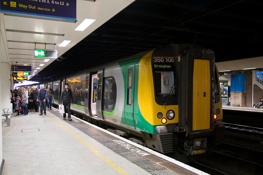 350106, LM 08.49 London Euston-Birmingham New Street (1W05), Birmingham New Street station 
 Having arrived into the depths of New Street station, 350106's passengers alight. My wife, son and I had taken this train, the 08.49 Euston to Birmingham, from Northampton. 
 Keywords: 350106 08.49 London Euston-Birmingham New Street 1W05 Birmingham New Street station