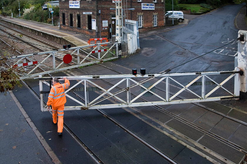 24. Closing the crossing gates, Brundall station