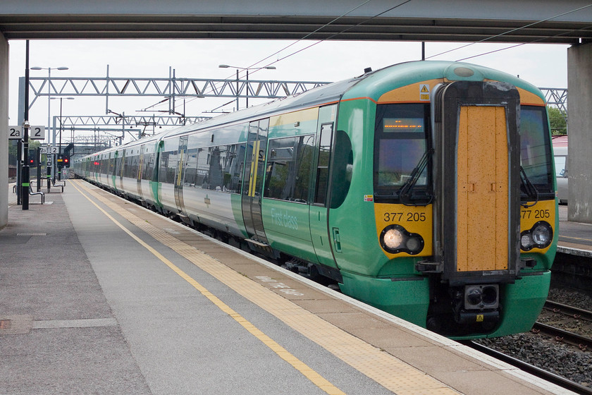 377205, SN 09.10 East Croydon-Milton Keynes Central (2M25), Milton Keynes Central station 
 As far north as Southern get! 377205 arrives at Milton Keynes with the 09.10 from East Croydon. 
 Keywords: 377205 09.10 East Croydon-Milton Keynes Central 2M25 Milton Keynes Central station