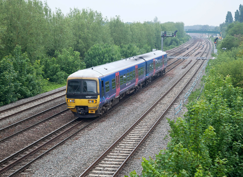 165137, GW 11.08 Banbury-Reading (2V29, 2L), Walton Well Bridge 
 Great Western Turbostar 165137 slows for its stop at Oxford working the 11.08 Banbury to Reading. Whilst this view from Welton Road bridge looks to be and essentially rural scene it is, in fact, within Oxford city. 
 Keywords: 165137 2V29 Walton Well Bridge