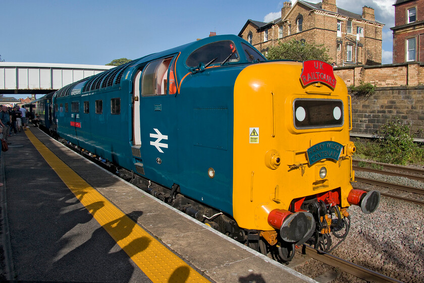 55009 (55013), the return leg of The Coronation Deltic, 17.10 Scarborough-London King's Cross (terminated at Finsbury Park) (1Z56, 71L), Scarborough station 
 Basking in the late afternoon sunshine at Scarborough station prior to departure the returning Coronation Deltic charter, running as 1Z56, 55009 'Alycidon' looks superb and ready to go. At first, things went well with a slight delay at York and then a longer delay due to signalling issues in the Doncaster area. However, at Retford we were put into the station that was a little odd with no stop planned....things went badly wrong from there, read on......! 
 Keywords: 55009 55013 The Black Watch AycidonThe Coronation Deltic, 17.10 Scarborough-London King's Cross terminated at Finsbury Park 1Z56 Scarborough station