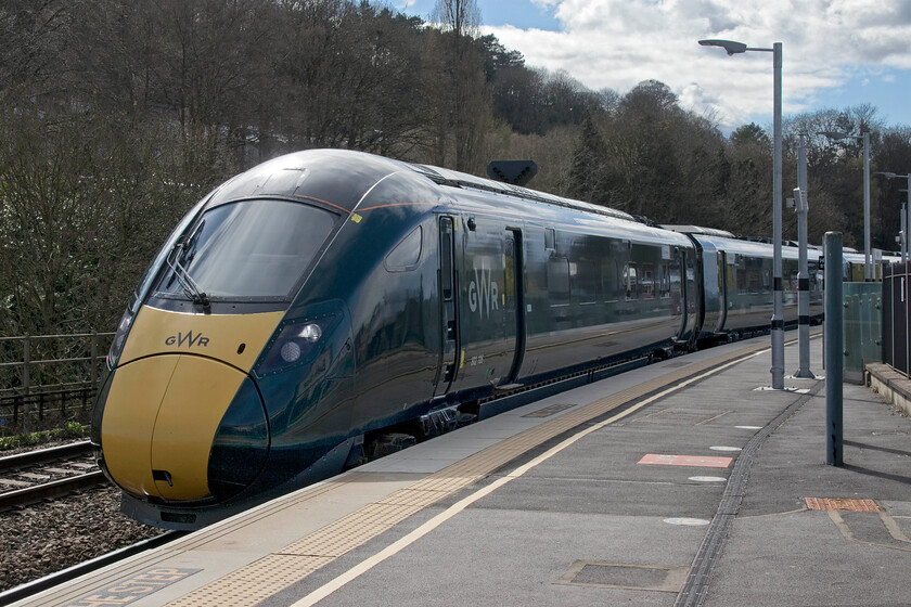 802106, GW 13.14 Plymouth-London Paddington (1A86, 7L), Bath Spa station 
 Very few passenger trains pass through Bath Spa station without stopping. The 13.14 Plymouth to Paddington (via Bristol) is one of them and is seen here being worked by 802106. 
 Keywords: 802106 13.14 Plymouth-London Paddington 1A86 Bath Spa station Great Western Railway