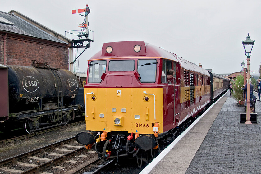 31466, 12.45 Bridgnorth-Kidderminster, Bewdley station 
 Having arrived at Bridgnorth behind Western Champion Andy and I hopped on to the returning 12.45 service to Kidderminster behind 31466 that we had been hauled by earlier in the morning. We took this train back to Bewdley here it is seen here waiting to depart. 
 Keywords: 31466 12.45 Bridgnorth-Kidderminster Bewdley station EWS