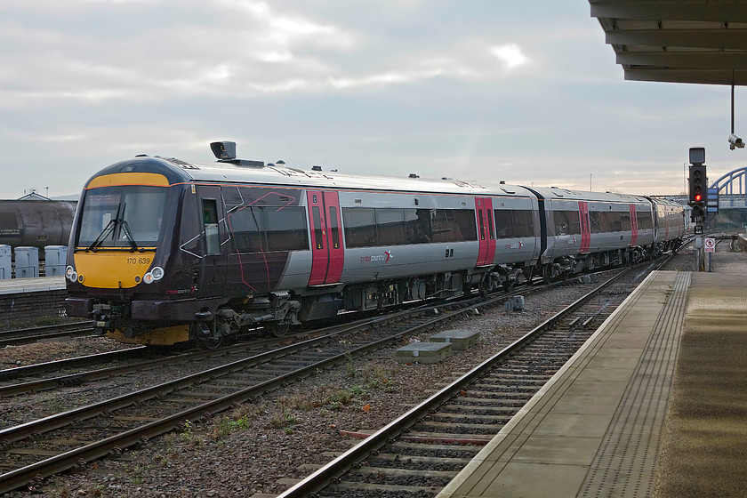 170639, XC 10.41 Nottigham-Birmingham New Street (1G22), Derby station 
 170639 rattles into Derby station with the 10.41 Nottingham to Birmingham New Street train. Once it has arrived, the driver will change ends and, after a brief stop-over, it will leave in the same direction that it arrived to continue its journey to Birmingham. 
 Keywords: 170639 10.41 Nottigham-Birmingham New Street 1G22 Derby station