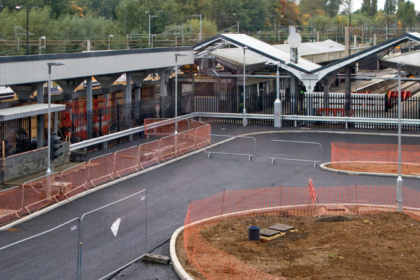 Redevelopment of old Northampton station 
 Northampton has had a procession of 'new' stations over the years with the lastest one now almost completed after three years of work. This view from the concourse towards platform one shows the newly completed turning circle by the lower access doors. Compare this view with the one taken back in May.... https://www.ontheupfast.com/p/21936chg/28463421204/demolition-old-northampton-station 
 Keywords: Redevelopment of old Northampton station