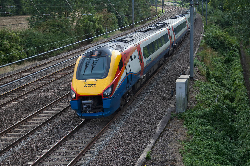 222022, EM 12.47 London St. Pancras-Corby (1M36, 2L), Sundon TL035269 
 222022 'Invest In Nottingham' passes Sundon working the 12.47 St. Pancras to Corby. The Meridian is on the down fast of the MML and passing near to Sundon South Junction between Leagrave and Harlington. 
 Keywords: 222022 1M36 Sundon Junction TL035269