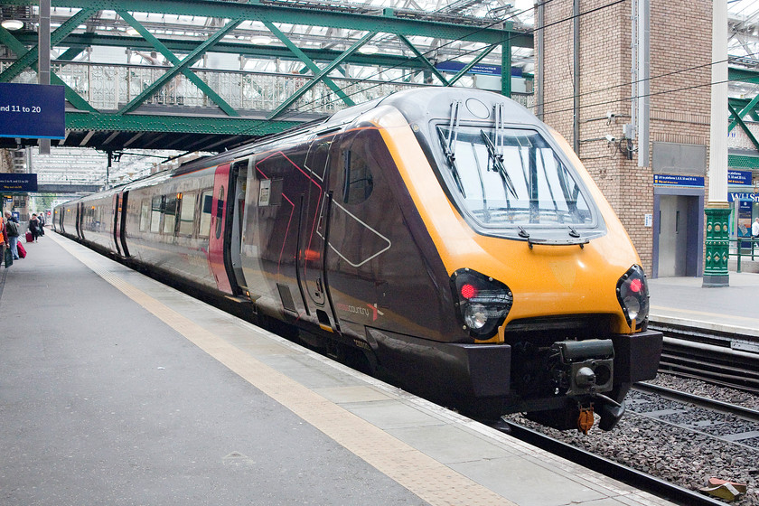 220032, XC 09.45 Bristol Temple Meads-Glasgow Central (1S43), Edinburgh Waverley station 
 220032 is close to completing its long journey as the 09.45 Bristol Temple Meads to Glasgow Central. It is seen at Edinburgh Waverley station's platform ten with the crew preparing it for departure to Glasgow. 
 Keywords: 220032 09.45 Bristol Temple Meads-Glasgow Central 1S43 Edinburgh Waverley station