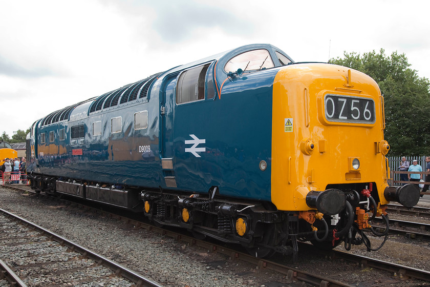 D9009 (55009), on-display, DRS Gresty Bridge 
 D9009 'Alycidon' looks superb on-display at Gresty Bridge open day. There place in Britain's railway history needs no introduction! 
 Keywords: D9009 55009 DRS Gresty Bridge