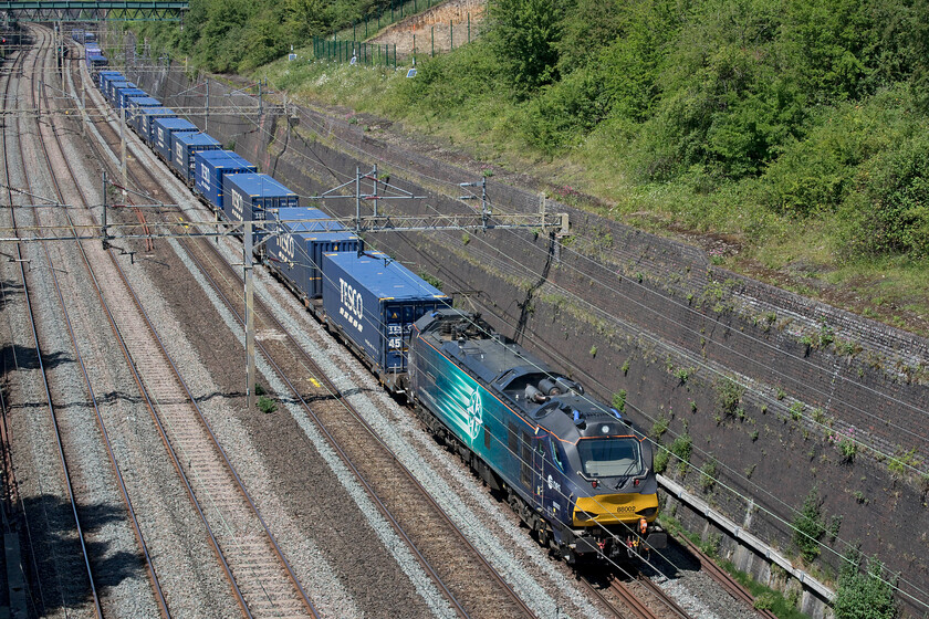 1. 88002 , 13.51 DIRFT-Tilbury (4L48, RT), Roade cutting