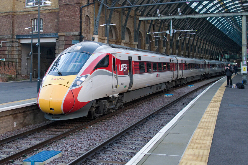 800202, GR 08.06 London King's Cross-Lincoln Central (1B80, 16E), London King's Cross station 
 Leaving platform one at King's Cross LNER Azuma 800202 works the 1B80 to Lincoln. In a situation similar to my local station of Milton Keynes I have stopped adding 'Central' to my comments now despite Network Rail and operators referring to both of them as such, Lincoln has only had one station since 1985 and Keynes has only ever had one since it opened in 1982; rant over! Soon after the Azuma vacated the platform a far more interesting train arrived and occupied it...... 
 Keywords: 800202 08.06 London King's Cross-Lincoln Central 1B80 London King's Cross station LNER Azuma