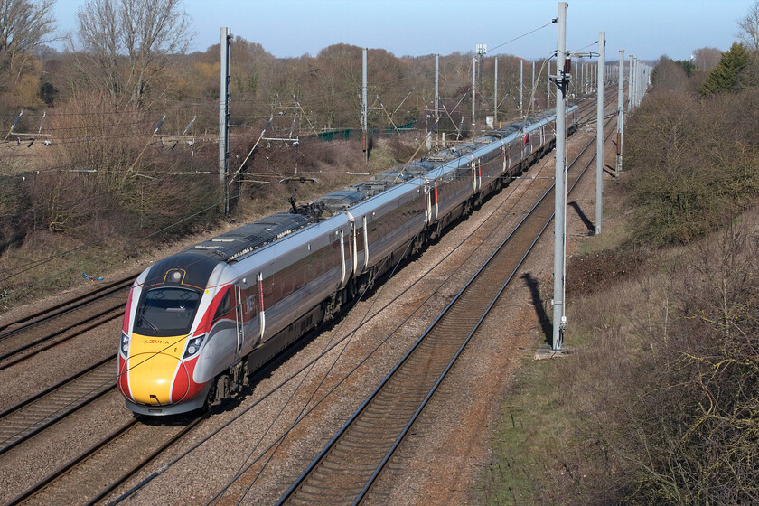 800204 & 800206, GR 09.36 Harrogate-London King's Cross (1A22, 9L), Ickleford TL188317 
 Despite being outwardly identical to their older IET GWR cousins I cannot help but feel that the LNER Azumas look so much better! Their livery has remained looking very smart from their introduction and they certainly strike. pose racing up and down the ECML. 800204 and 800206 pass Ickleford (just north of Hitchin) working the 1A22 09.36 Harrogate to King's Cross service via Leeds. 
 Keywords: 800204 800206 09.36 Harrogate-London King's Cross 1A22 Ickleford TL188317 LNER Azuma