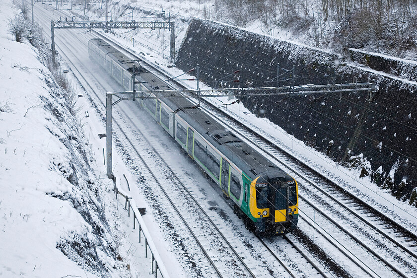 350264, 11.53 London Euston-Northampton, Roade cutting