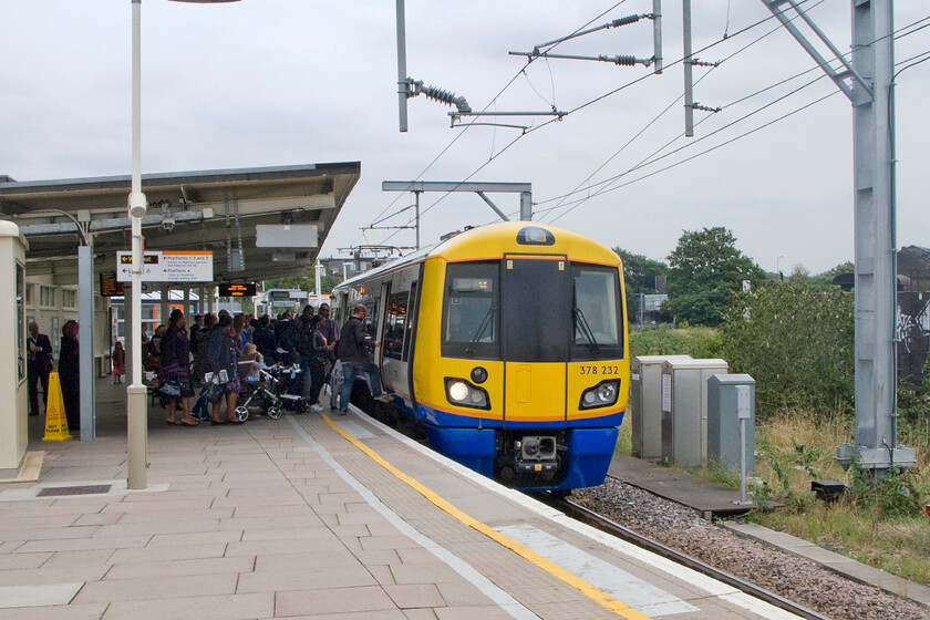 378232, LO 14.01 Willesden Junction-Clapham Junction (14.01 Willesden Junction High Level-Clapham Junction) (2Y63), Willesden Junction High Level station 
 With lots of people now off route due to the closure of the line into Euston for operational reasons (thats as much as we were told!) many people had to alter their travel plans that led to some severe overcrowding. 378232 was already pretty full when it arrived at Willesden Junction (High Level) from Stratford and then had to absorb the passengers desperately trying to make their way to South London. I managed to cram myself on to the service travelling as far as its termination at Clapham Junction; not a pleasant experience it has to be said! 
 Keywords: 378232 14.01 Willesden Junction-Clapham Junction 2Y63 Willesden Junction High Level station London Overground