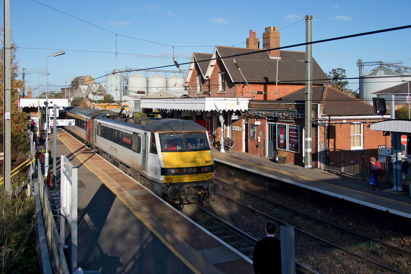 90007, GA 14.00 London Liverpool Street-Norwich (1P34, 6L), Diss station 
 90007 'Sir John Betjeman' leaves Diss propelling the 14.00 Liverpool Street to Norwich working. Diss station retains many of its original features from when it was opened in 1849 and its buildings are typical of many Great Eastern structures form this time. It is one of a few stations in the country that is soley served by inter-city trains only as there is no local service on the line from Norwich to Ipswich. 
 Keywords: 90007 GA 14.00 London Liverpool Street-Norwich 1P34 Diss station