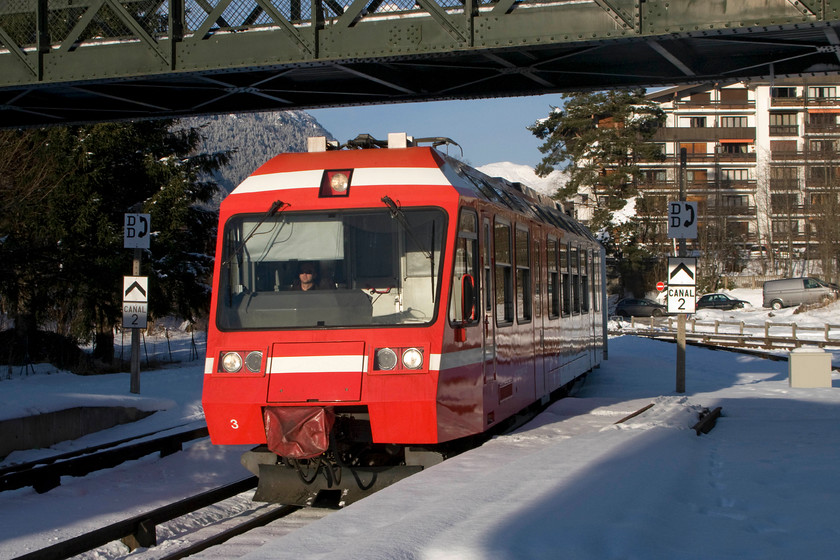 80303 & 80403, 15.38 Vallorcine-St. Gervais Le Fayet (18924), Chamonix Mt Blanc station 
 Looking north from the end of Chamonix Mt. Blanc station 80303 and 80403 arrive with the 15.38 Vallorcine to St. Gerais La Fayet 18924 service. As it was now late afternoon, the cold was returning and I could not operate the camera without my gloves on for very long. Also, the camera's battery was struggling with the cold with me having to remove it and put it in my glove in order to keep it warm enough to operate! 
 Keywords: 80303 80403 15.38 Vallorcine-St. Gervais Le Fayet 18924 Chamonix Mt. Blanc station